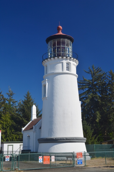 the white Umpqua Lighthouse